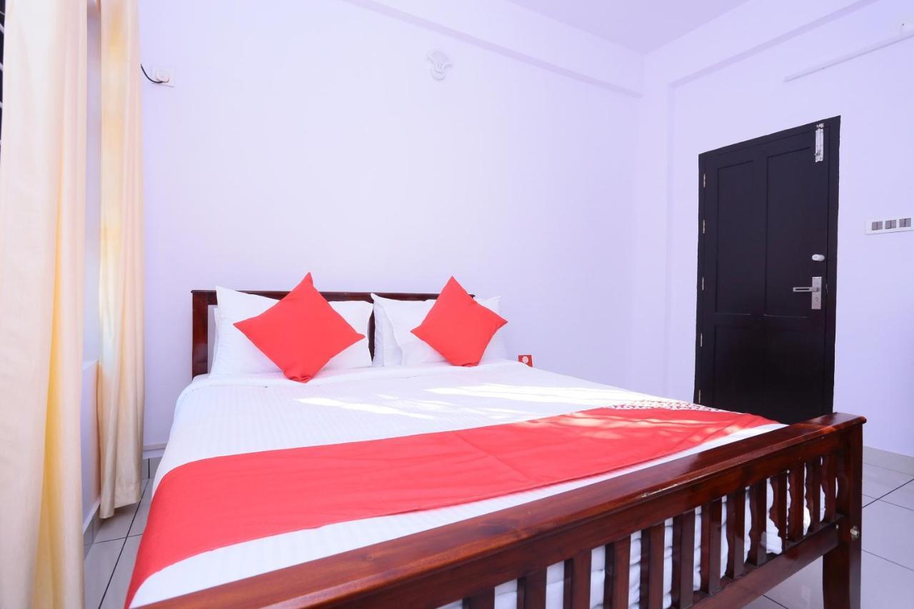 Oyo 26697 United Residency Otel Kazhakuttam Dış mekan fotoğraf