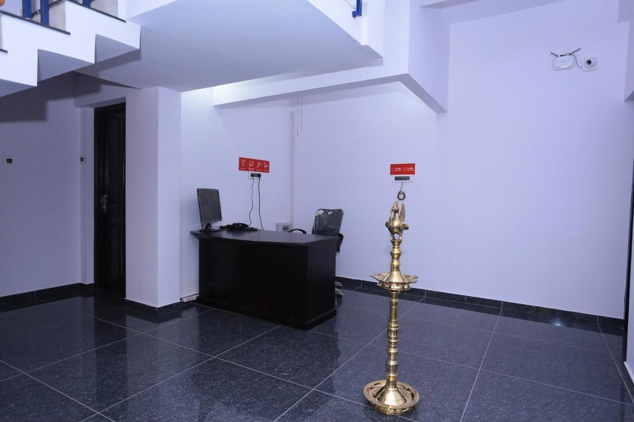 Oyo 26697 United Residency Otel Kazhakuttam Dış mekan fotoğraf